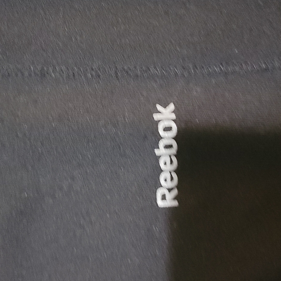 Very Gently Loved stretchy black women's Reebok play dri size medium Capri Style - Picture 2 of 8